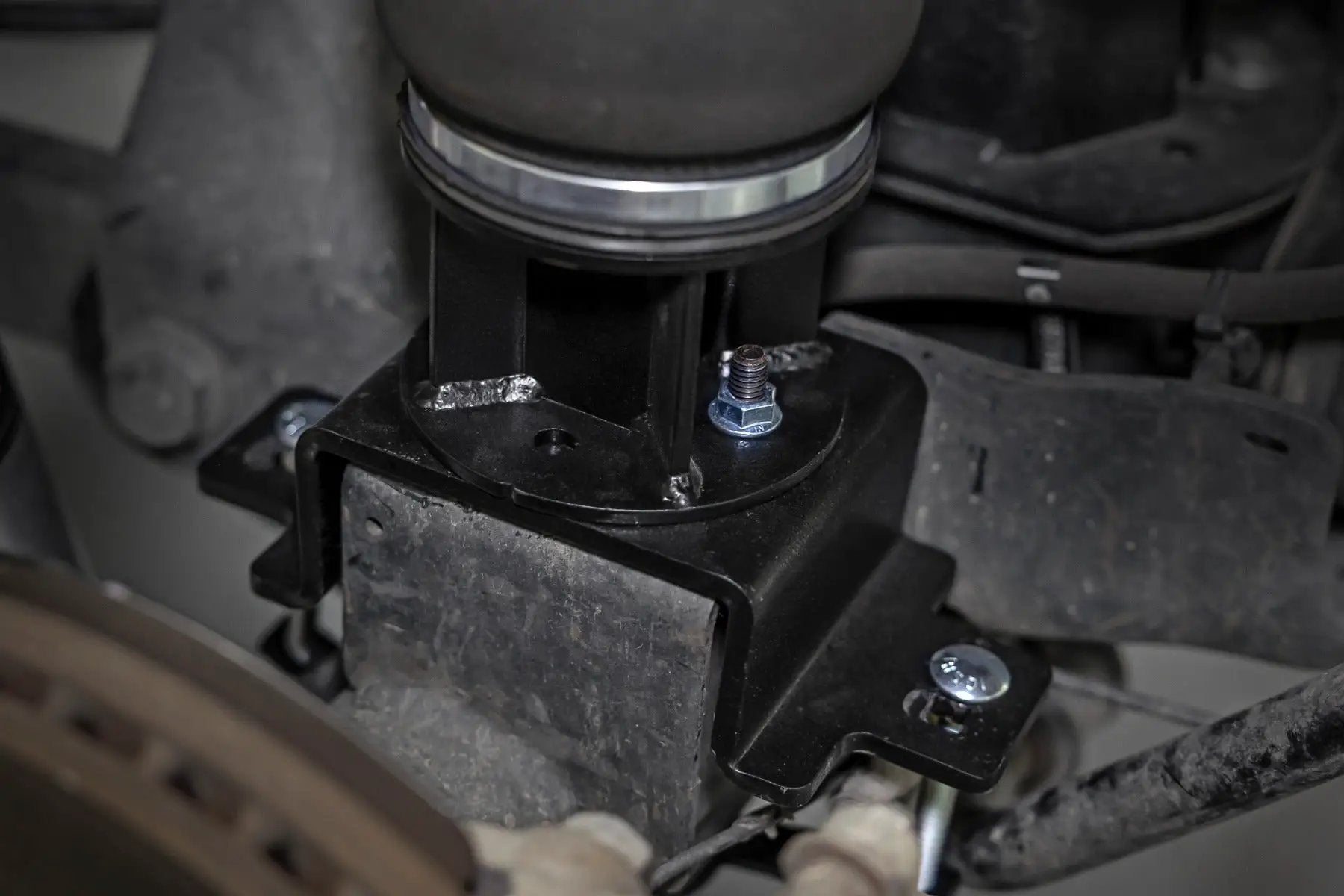 Air Spring Kit w/compressor | Ram 2500 2WD (2014-2026) by Rough Country
