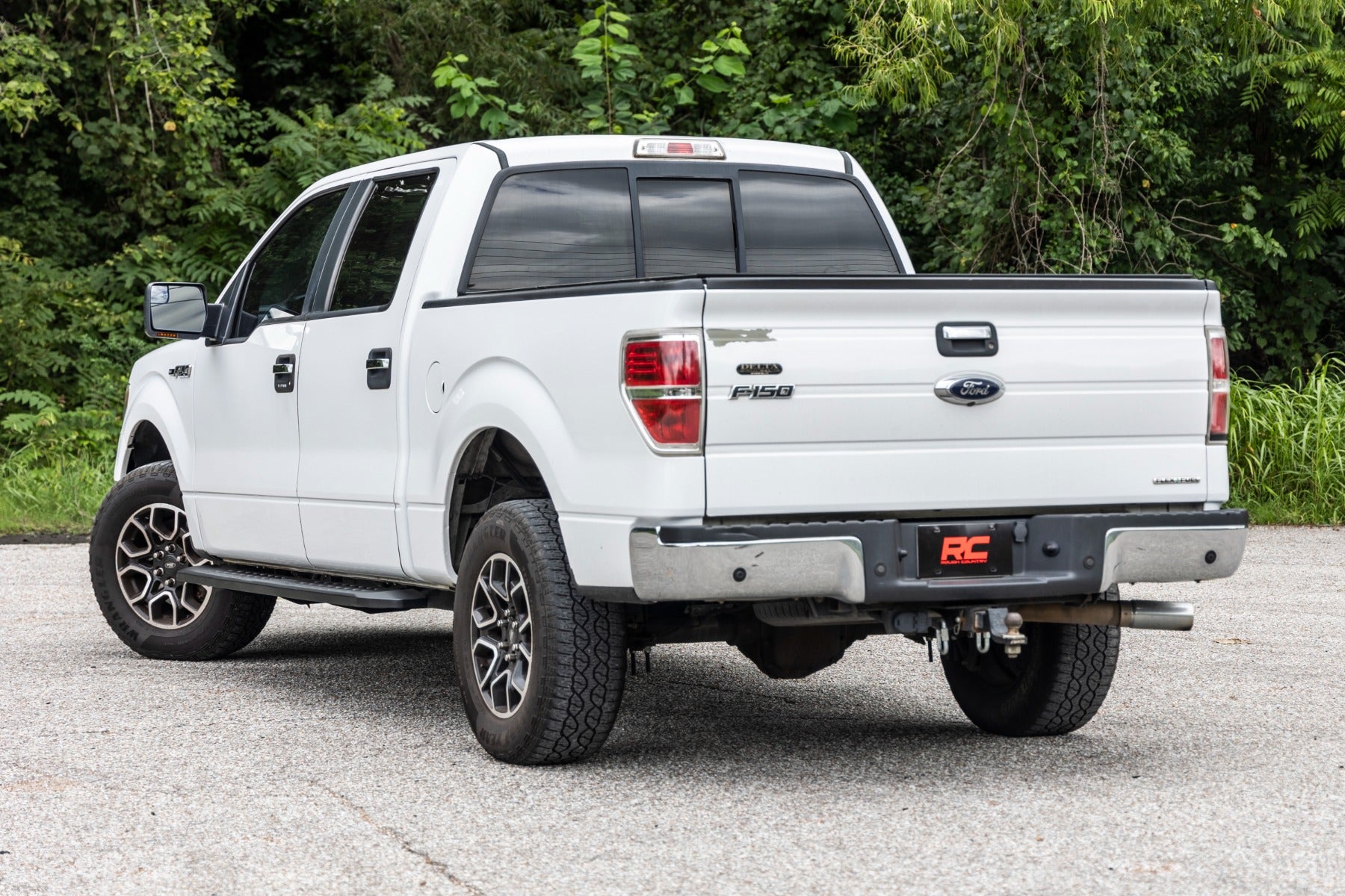 RPT2 Running Board | Crew Cab | Black | Ford F-150 2WD/4WD (2009-2014) by Rough Country