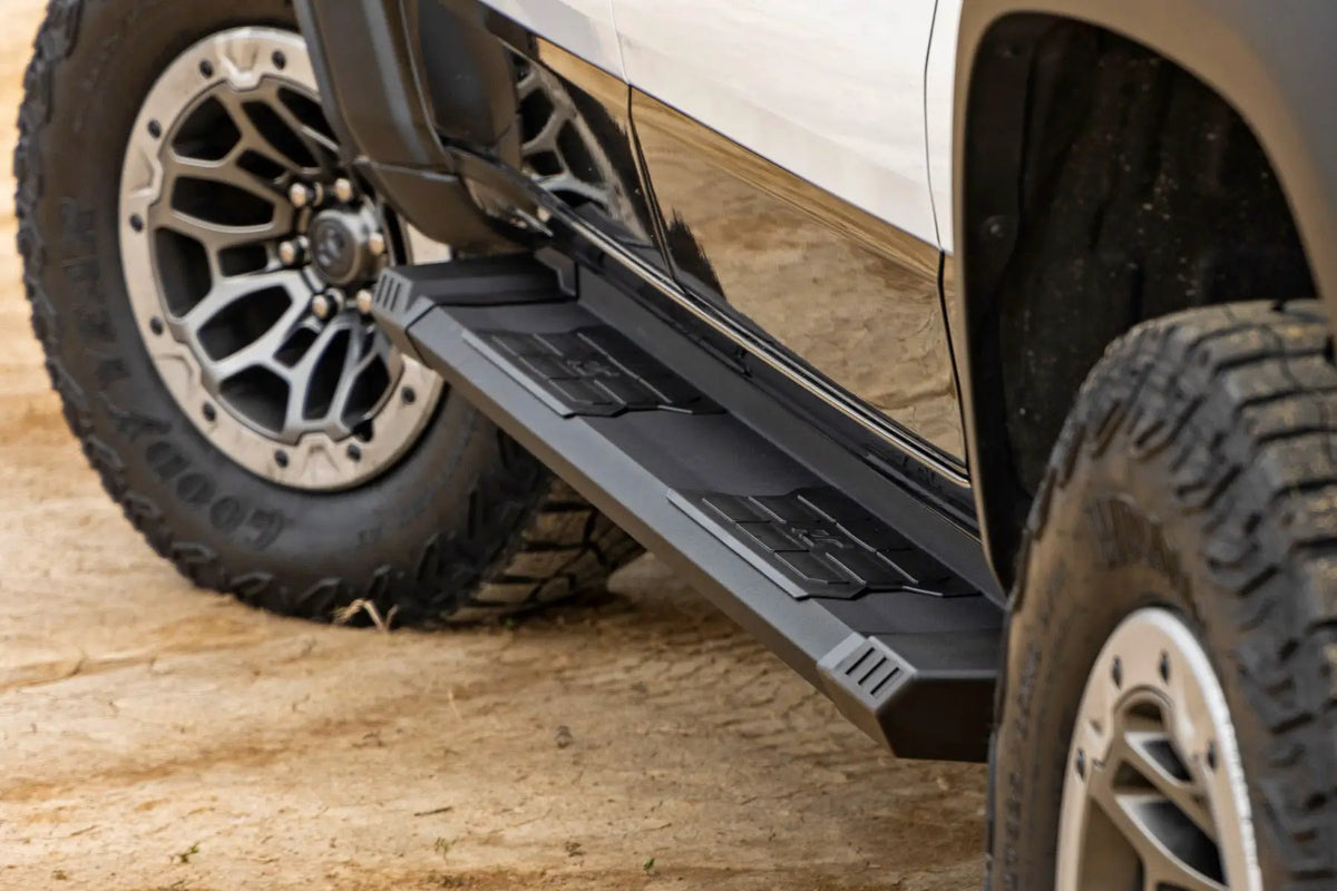 HD2 Aluminum Running Boards | Crew Cab | Ram 1500 (19-26)/1500 TRX (21-24) by Rough Country
