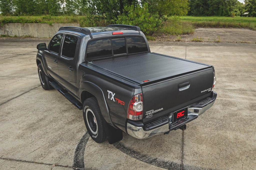 Hard Roll Up Bed Cover | 5' Bed | Toyota Tacoma 2WD/4WD (2005-2015) by Rough Country