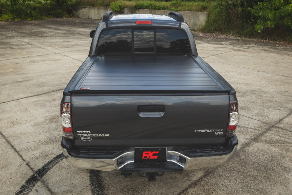 Hard Roll Up Bed Cover | 5' Bed | Toyota Tacoma 2WD/4WD (2005-2015) by Rough Country