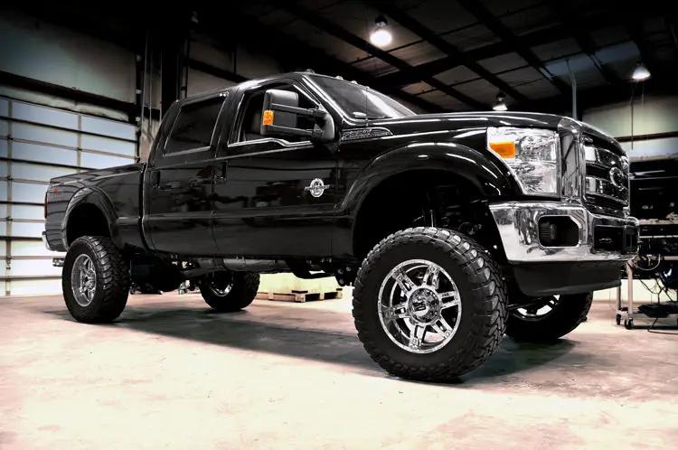 6 Inch Lift Kit | 4 Link | OVLD | M1 | Ford F-250 Super Duty 4WD (2015-2016) by Rough Country