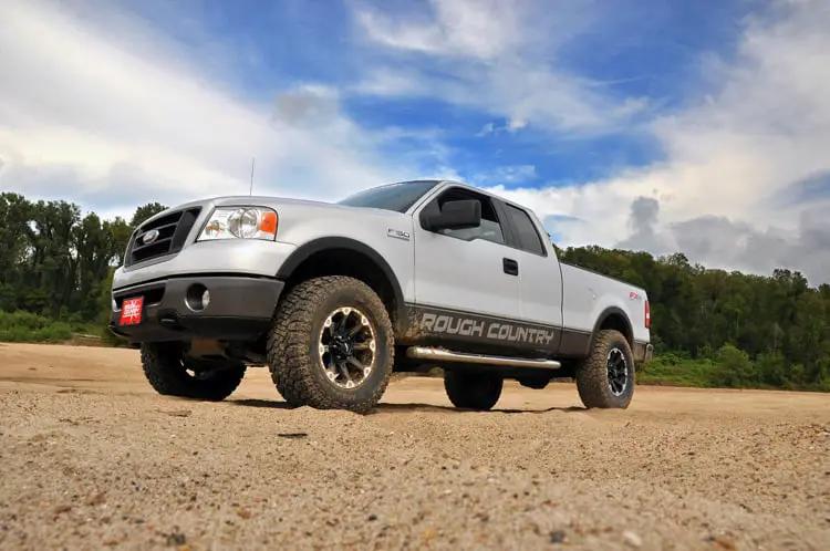 2.5 Inch Leveling Kit | Ford F-150 2WD/4WD (2004-2008) by Rough Country