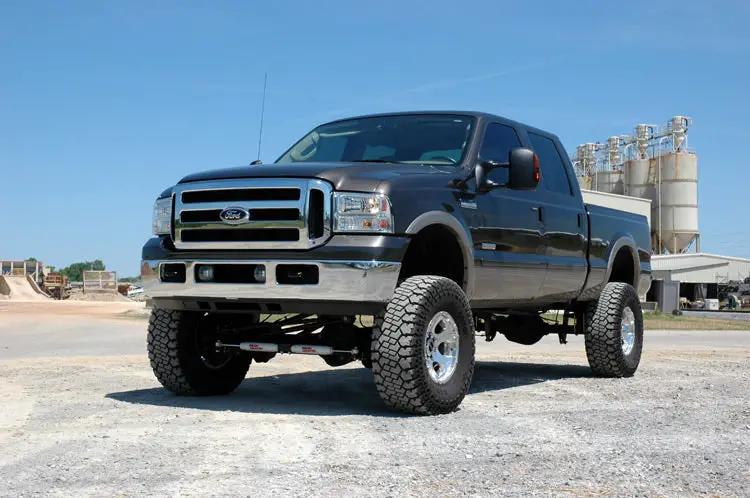 6 Inch Lift Kit | Gas | M1 | Ford F-250/F-350 Super Duty 4WD (2005-2007) by Rough Country