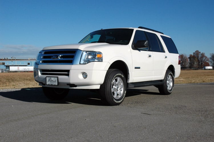 2.5 Inch Lift Kit | Ford Expedition 2WD/4WD (2003-2013) by Rough Country