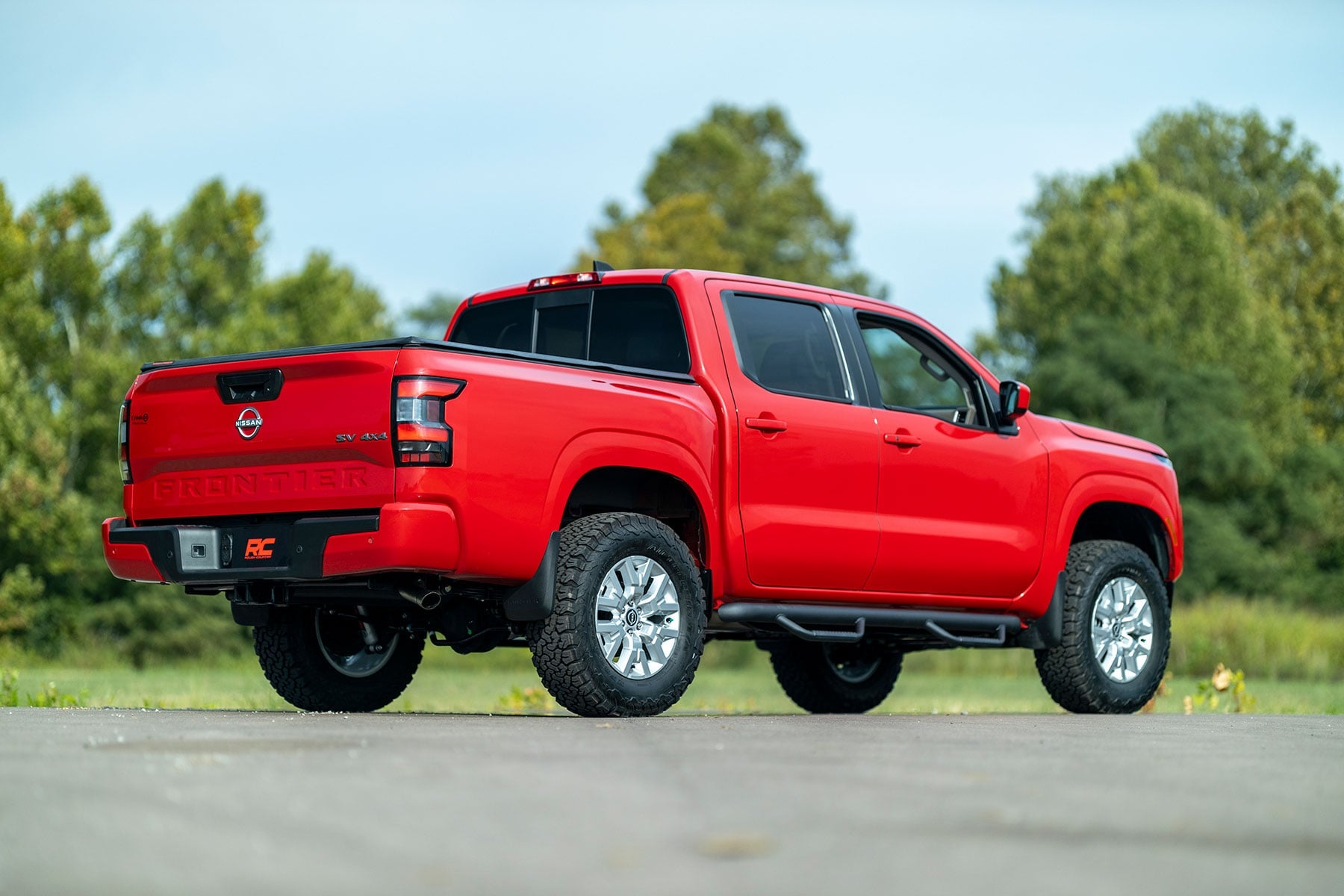 2.5 Inch Lift Kit | Nissan Frontier (05-26)/Xterra (05-15) 2WD/4WD by Rough Country