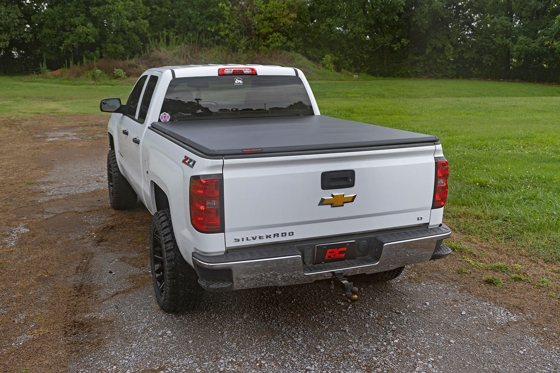 Soft Tri-Fold Bed Cover | 6'7" Bed | Chevy/GMC 1500/2500HD/3500HD (14-19 & Classic) by Rough Country