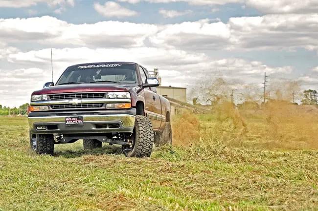 6 Inch Lift Kit | V2 Shocks | Chevy/GMC 1500 2WD (99-06 & Classic) by Rough Country