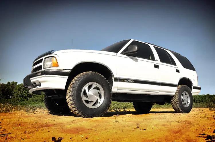 2.5 Inch Lift Kit | Chevy/GMC Blazer/S15 Jimmy/Sonoma 4WD by Rough Country