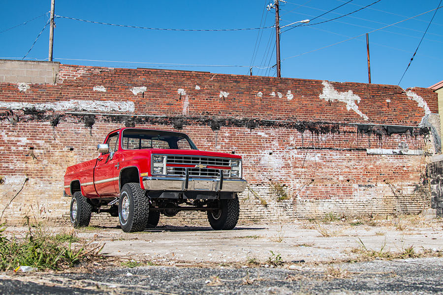 4 Inch Lift Kit | 56 Inch Rear Springs | Chevy/GMC 3/4-Ton Suburban/C25/K25 Truck (73-76) by Rough Country
