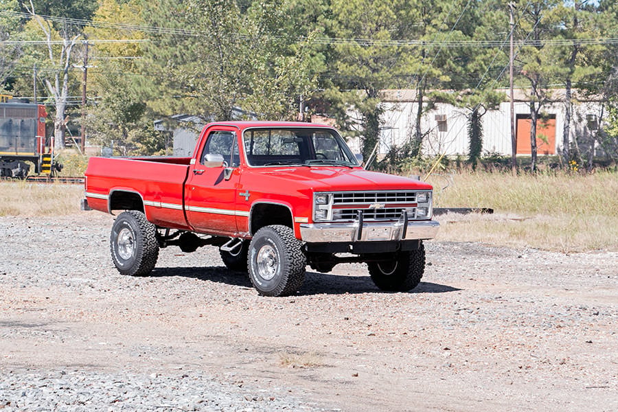 4 Inch Lift Kit | 56 Inch Rear Springs | Chevy/GMC 3/4-Ton Suburban/C25/K25 Truck (73-76) by Rough Country