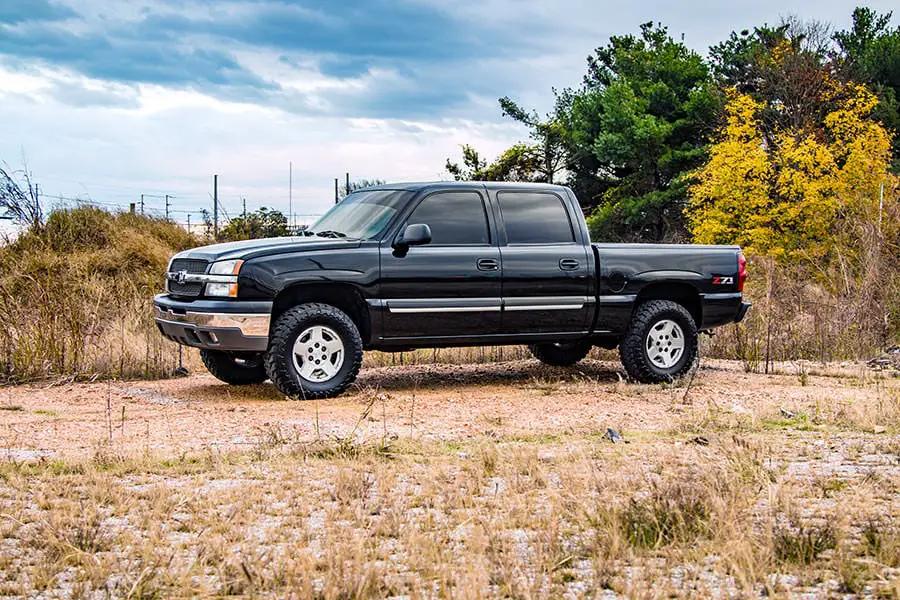 1.5-2 Inch Lift Kit | M1 | Chevy Silverado & GMC Sierra 1500 4WD (1999-2006 & Classic) by Rough Country