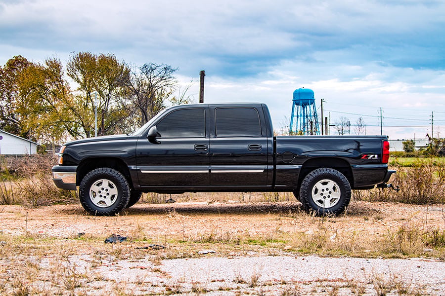 1.5-2 Inch Lift Kit | N3 Shocks | Chevy/GMC 1500 (99-06 & Classic) by Rough Country