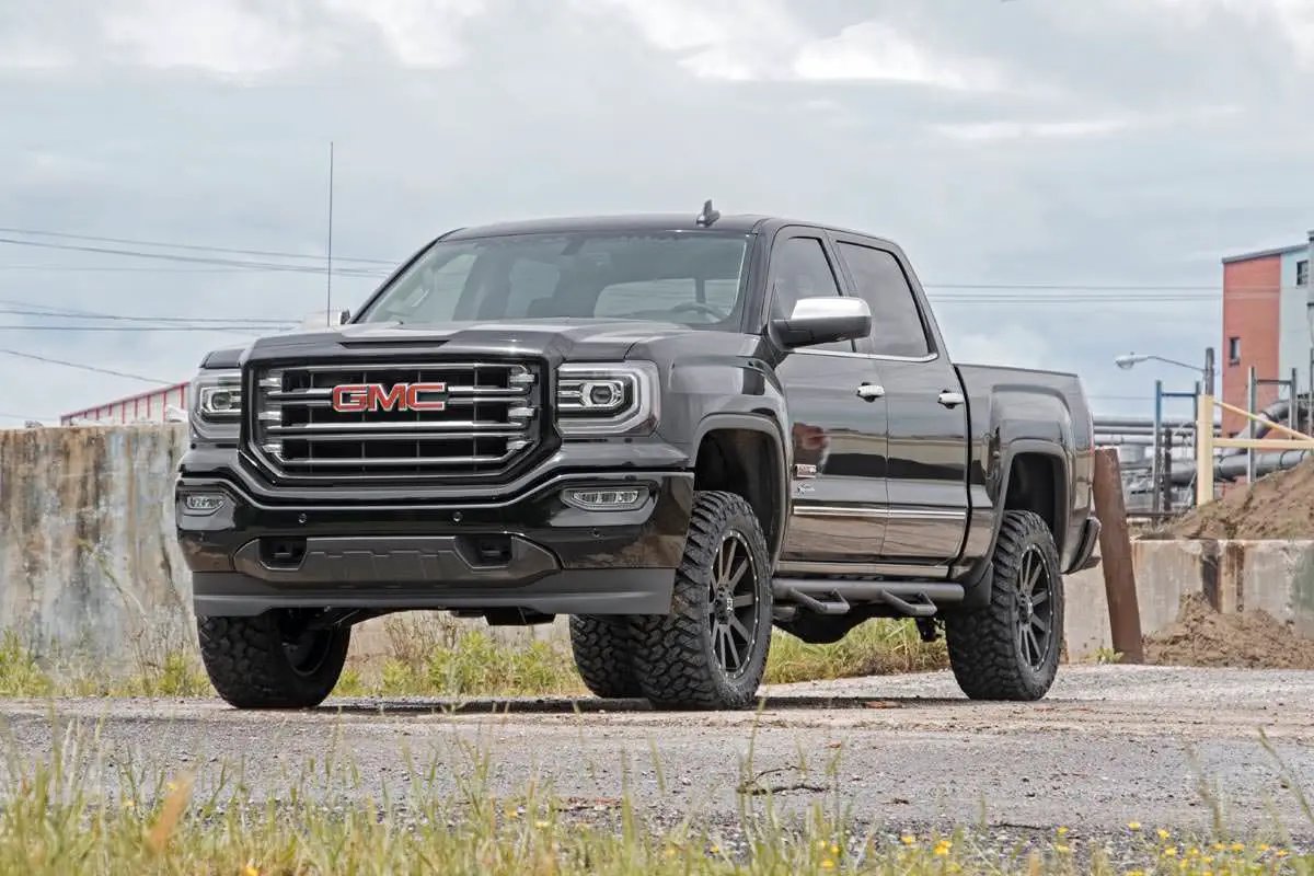 3.5 Inch Lift Kit | UCA | M1 Struts | Chevy/GMC 1500 (07-13) by Rough Country