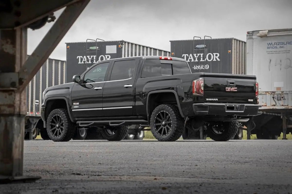 3.5 Inch Lift Kit | UCA | M1 Struts | Chevy/GMC 1500 (07-13) by Rough Country