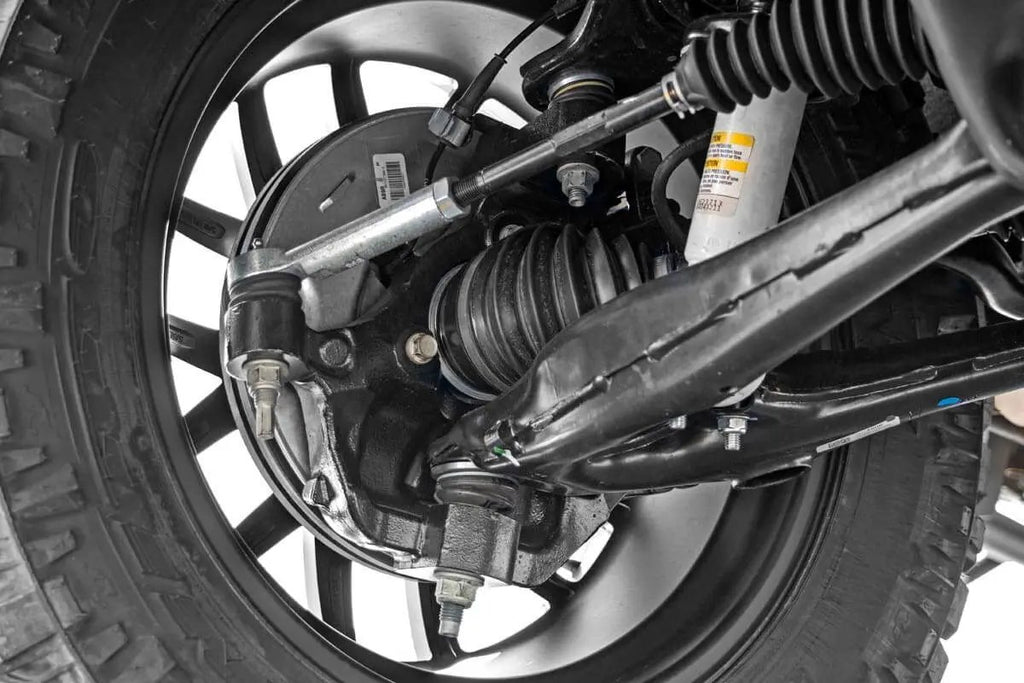 3.5 Inch Lift Kit | Cast Steel LCA | M1 Strut | Chevy/GMC 1500 (07-13) by Rough Country