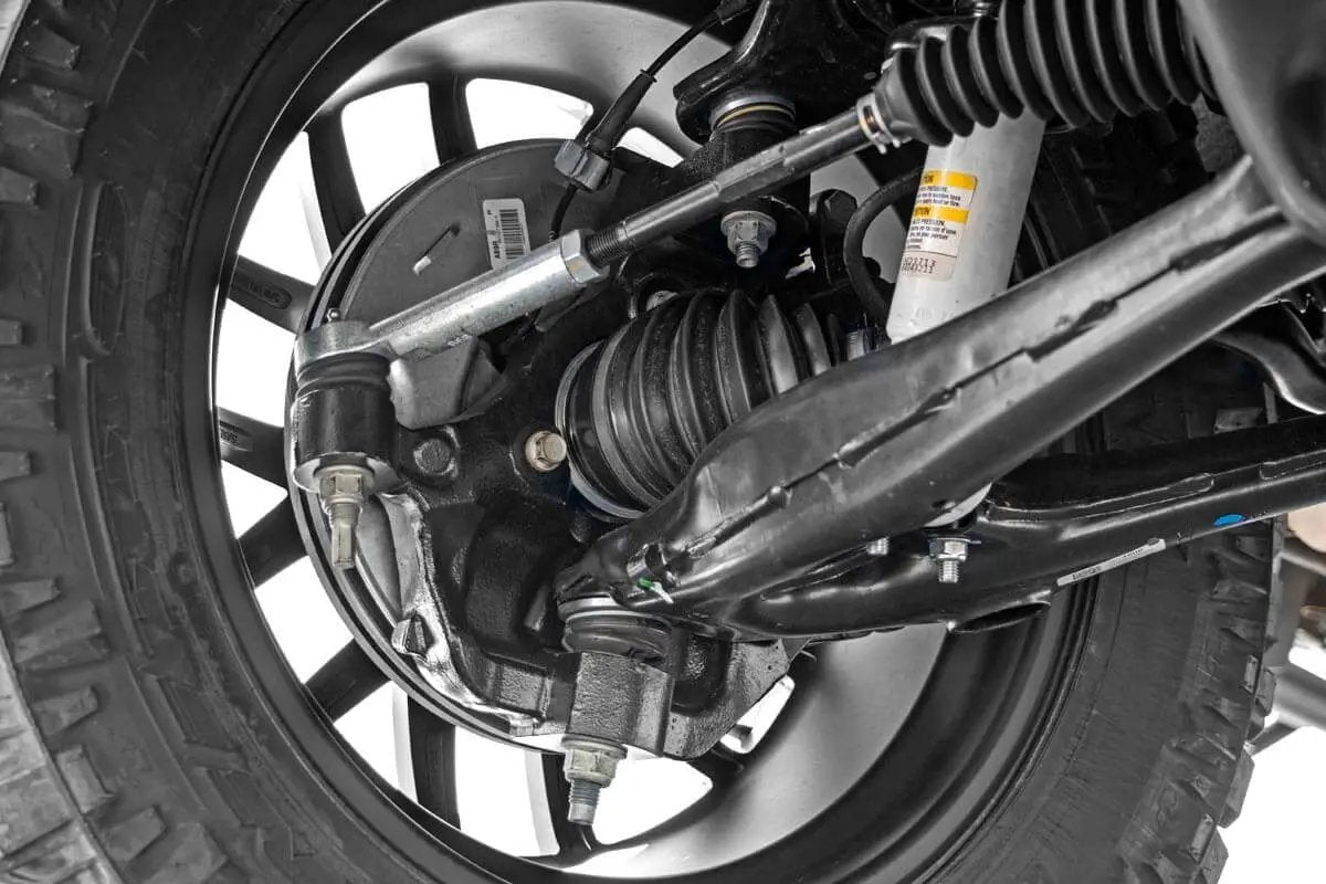 3.5 Inch Lift Kit | Cast Steel LCA | M1 Strut | Chevy/GMC 1500 (07-13) by Rough Country