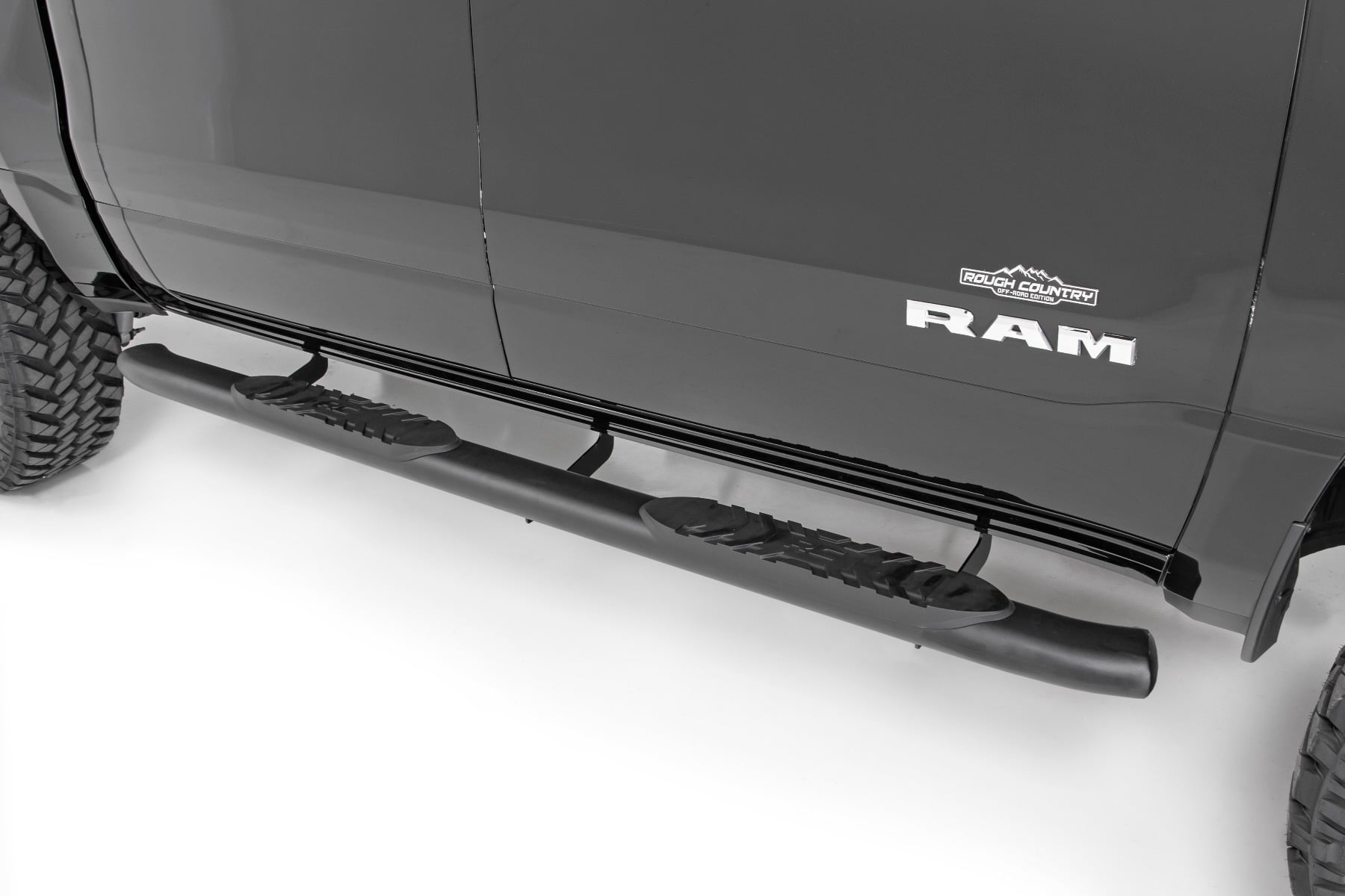 Oval Nerf Step | Crew Cab | Black | Ram 1500 (19-26)/1500 TRX (21-24) by Rough Country