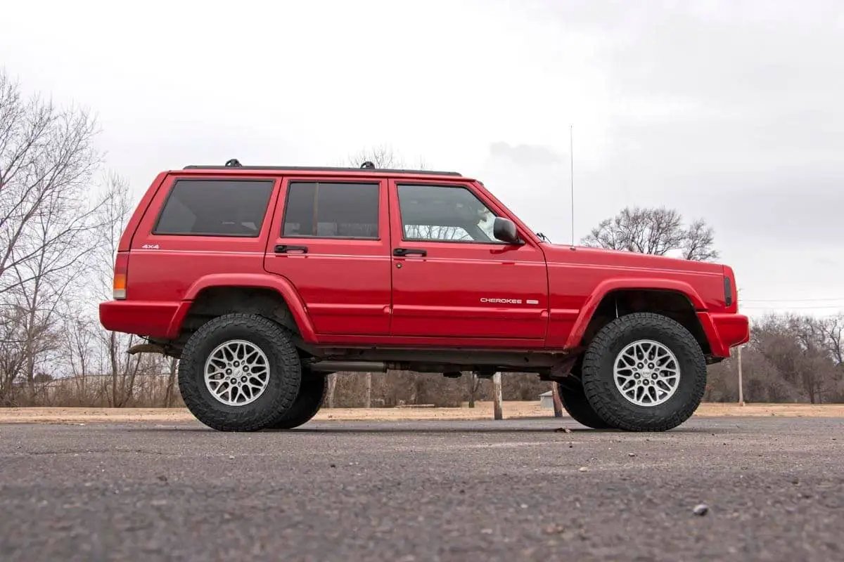 3 Inch Lift Kit | Series II | RR Springs | M1 | Jeep Cherokee XJ (84-01) by Rough Country