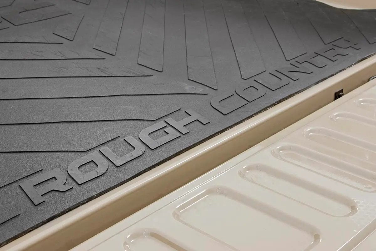 Bed Mat | 5'10" Bed | RC Logo | Chevy/GMC Sierra 1500 (19-26)/Silverado 1500 (19-26) by Rough Country