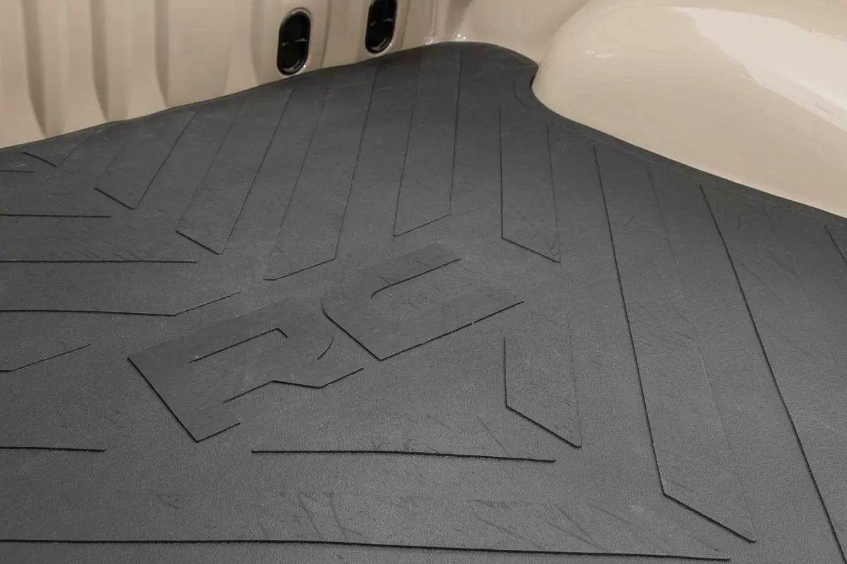 Bed Mat | 5'10" Bed | RC Logo | Chevy/GMC Sierra 1500 (19-26)/Silverado 1500 (19-26) 