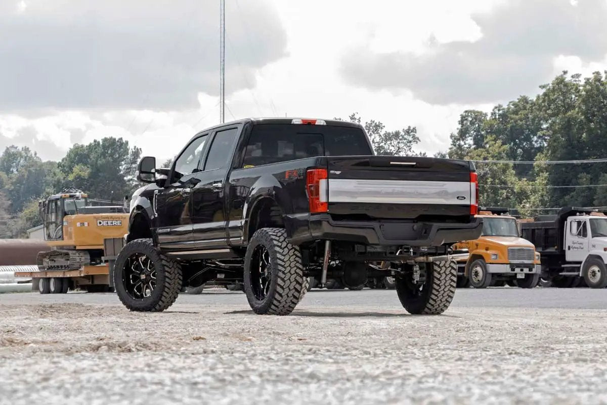 6 Inch Lift Kit | R/A | OVLDS | M1 | Ford F-250/F-350 Super Duty 4WD (17-22) by Rough Country