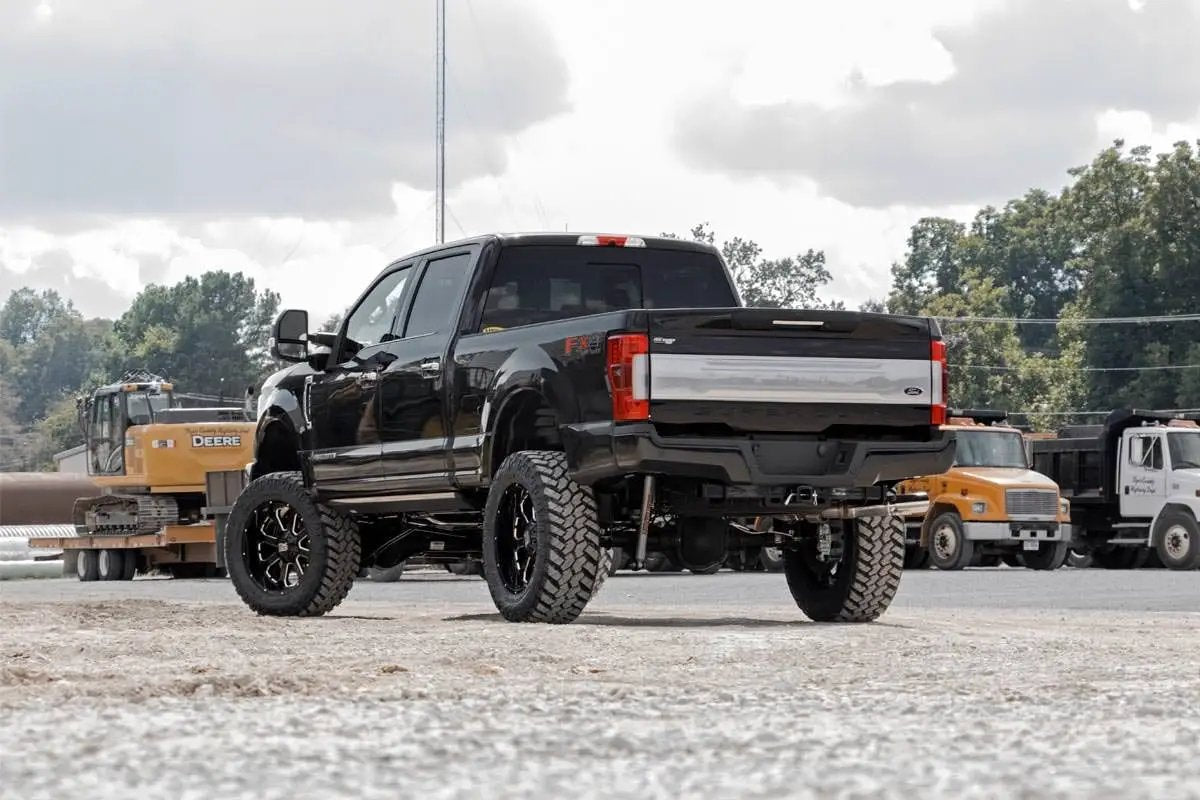 6 Inch Lift Kit | No OVLDS | M1 | Ford F-250/F-350 Super Duty 4WD (2017-2022) by Rough Country