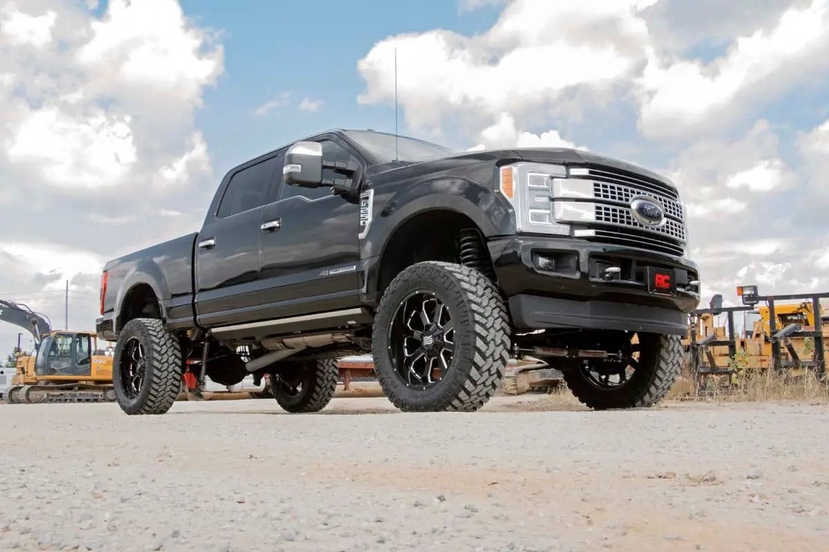 6 Inch Lift Kit | R/A | OVLDS | M1 | Ford F-250/F-350 Super Duty 4WD (17-22) by Rough Country