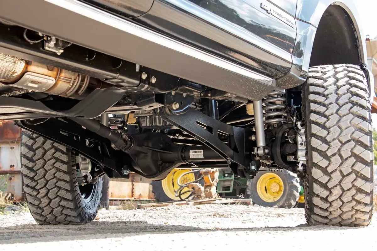6 Inch Lift Kit | R/A | OVLDS | C/O V2 | Ford F-250/F-350 Super Duty (17-22) by Rough Country