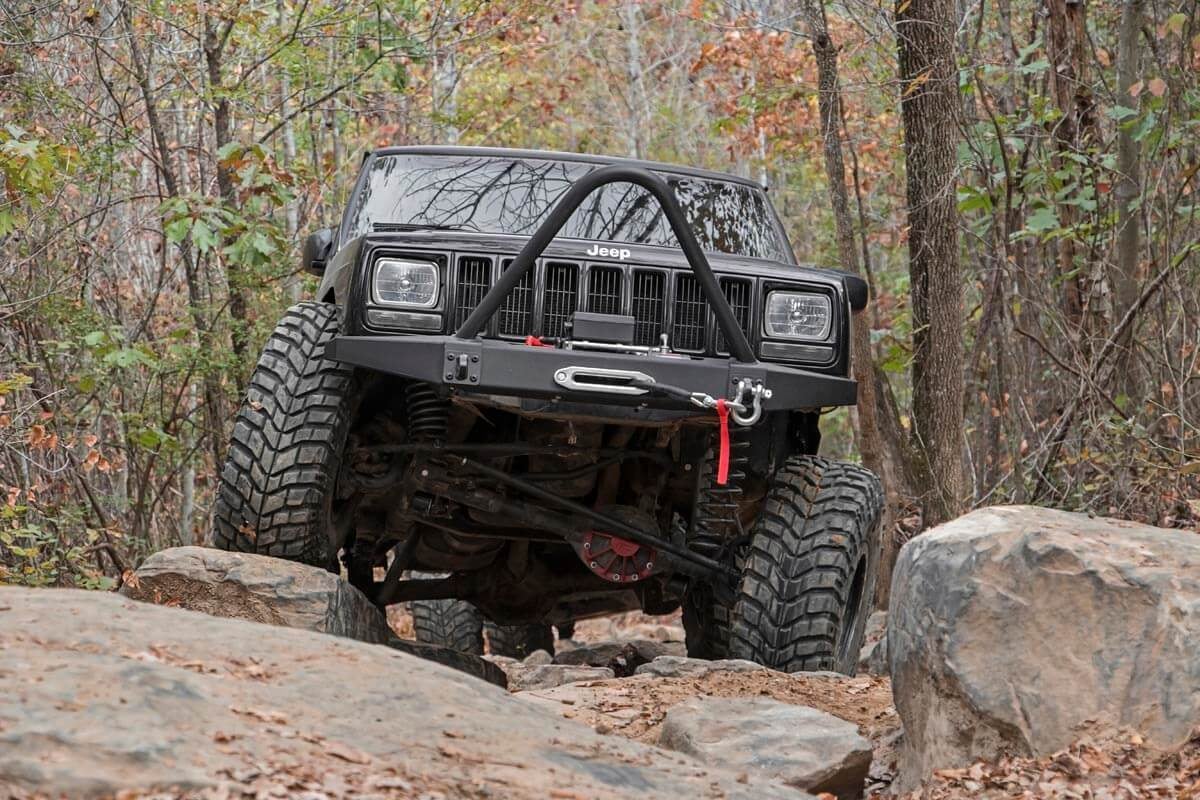 Front Winch Bumper | Jeep Cherokee XJ 2WD/4WD (1984-2001) by Rough Country
