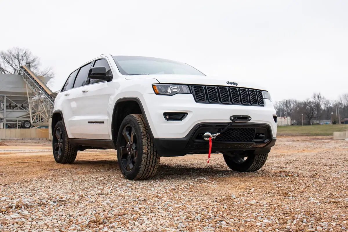 Hidden Winch Mount | Jeep Grand Cherokee WK2 4WD (2014-2020) by Rough Country