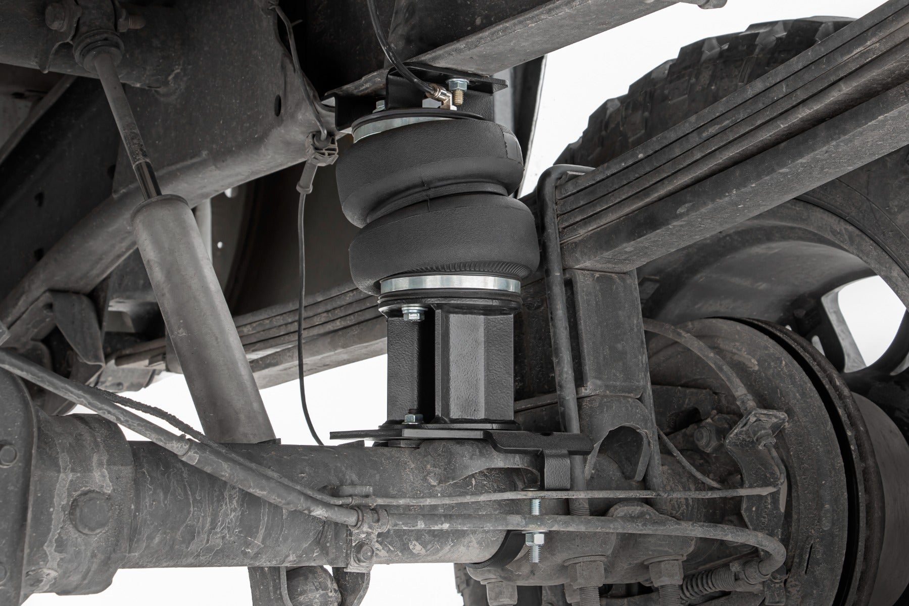 Air Spring Kit w/compressor | Wireless Controller | 6 Inch Lift Kit | Chevy/GMC 2500HD (01-10) by Rough Country