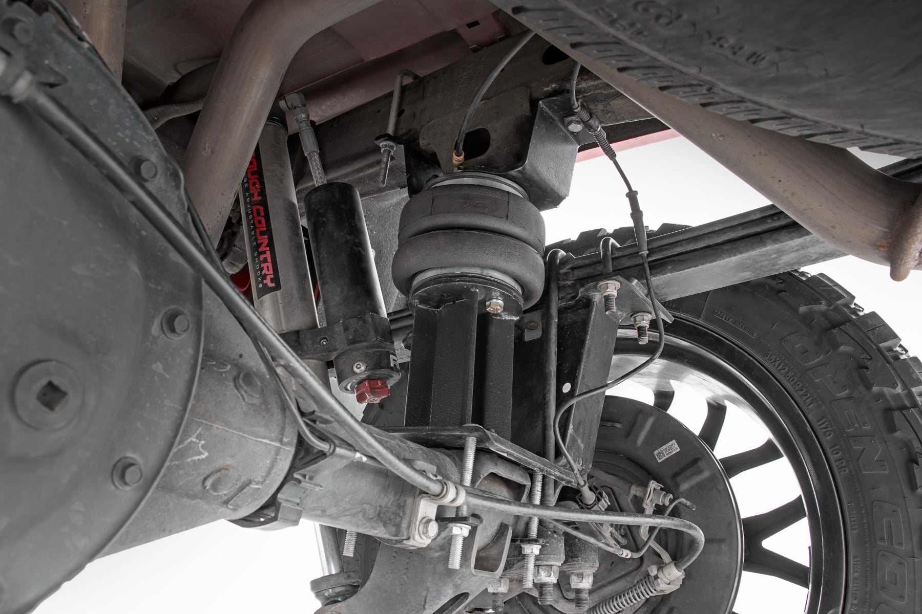 Air Spring Kit w/compressor | Wireless Controller | 6-7.5 Inch Lift Kit | Chevy/GMC 1500 (07-18) by Rough Country