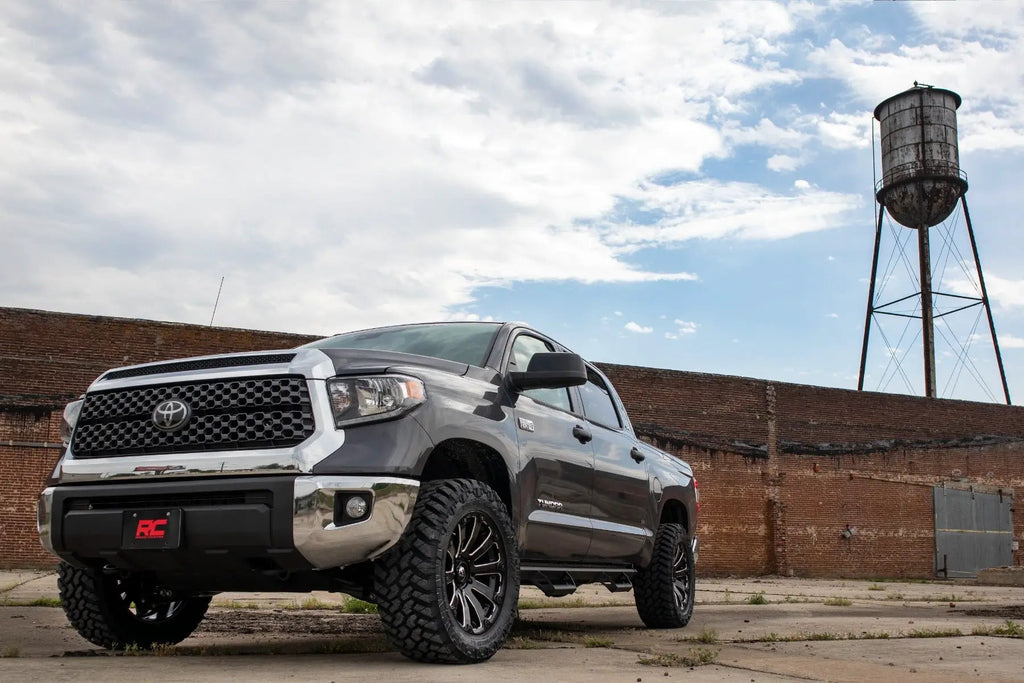 M1 Adjustable Leveling Struts | Monotube | 0-2" | Toyota Tundra 4WD (07-21) by Rough Country