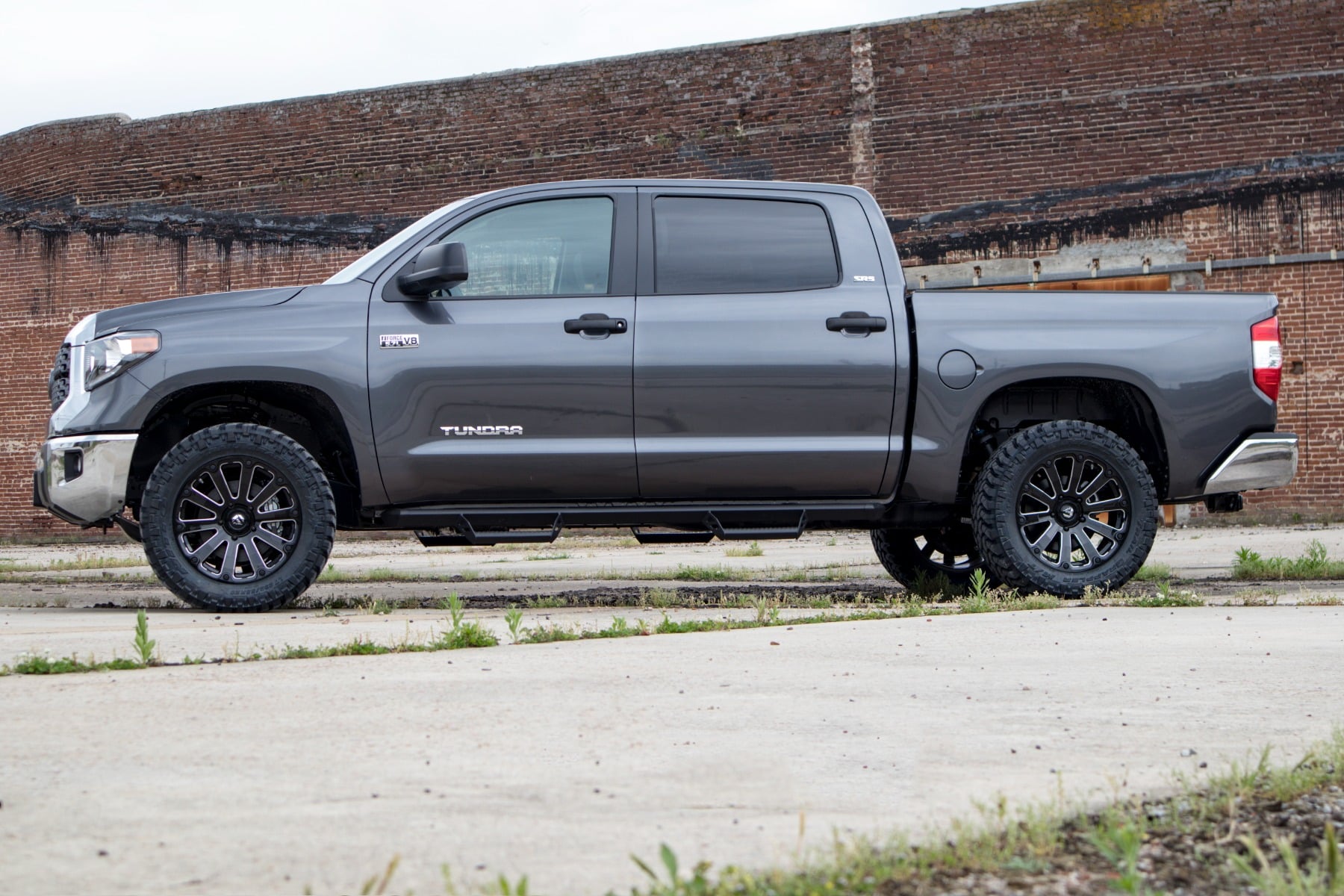 M1 Adjustable Leveling Struts | Monotube | 0-2" | Toyota Tundra 4WD (07-21) by Rough Country