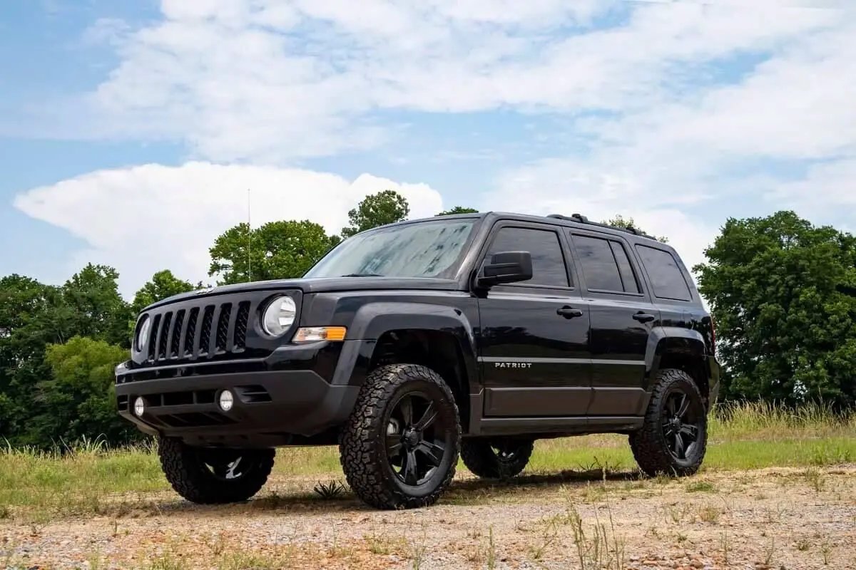 2 Inch Lift Kit | N3 Front Struts | Jeep Compass (07-16)/Patriot (10-17) by Rough Country