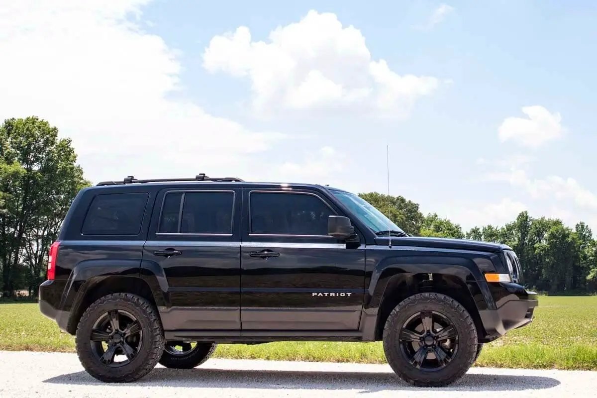 2 Inch Lift Kit | Jeep Compass (07-16)/Patriot (10-17) 4WD by Rough Country