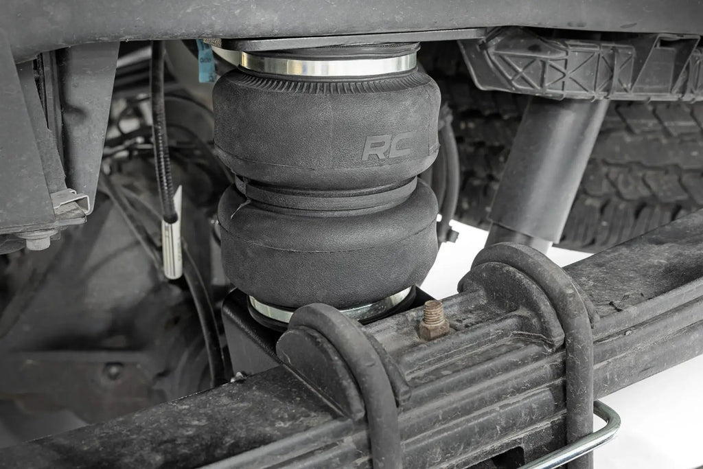 Air Spring Kit w/compressor | Wireless Controller | Ford F-250/F-350 Super Duty (17-22) by Rough Country