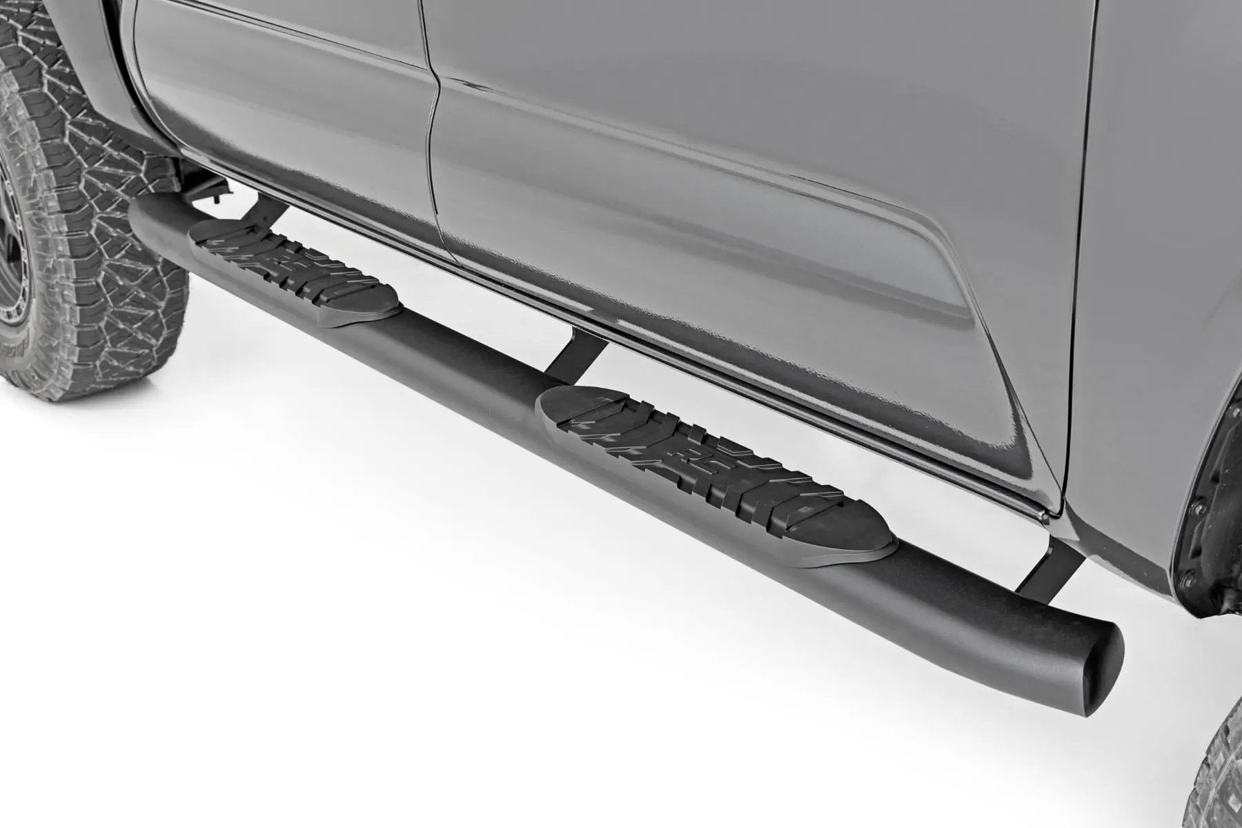 Oval Nerf Step | Double Cab | Black | Toyota Tacoma 2WD/4WD (2005-2023) by Rough Country