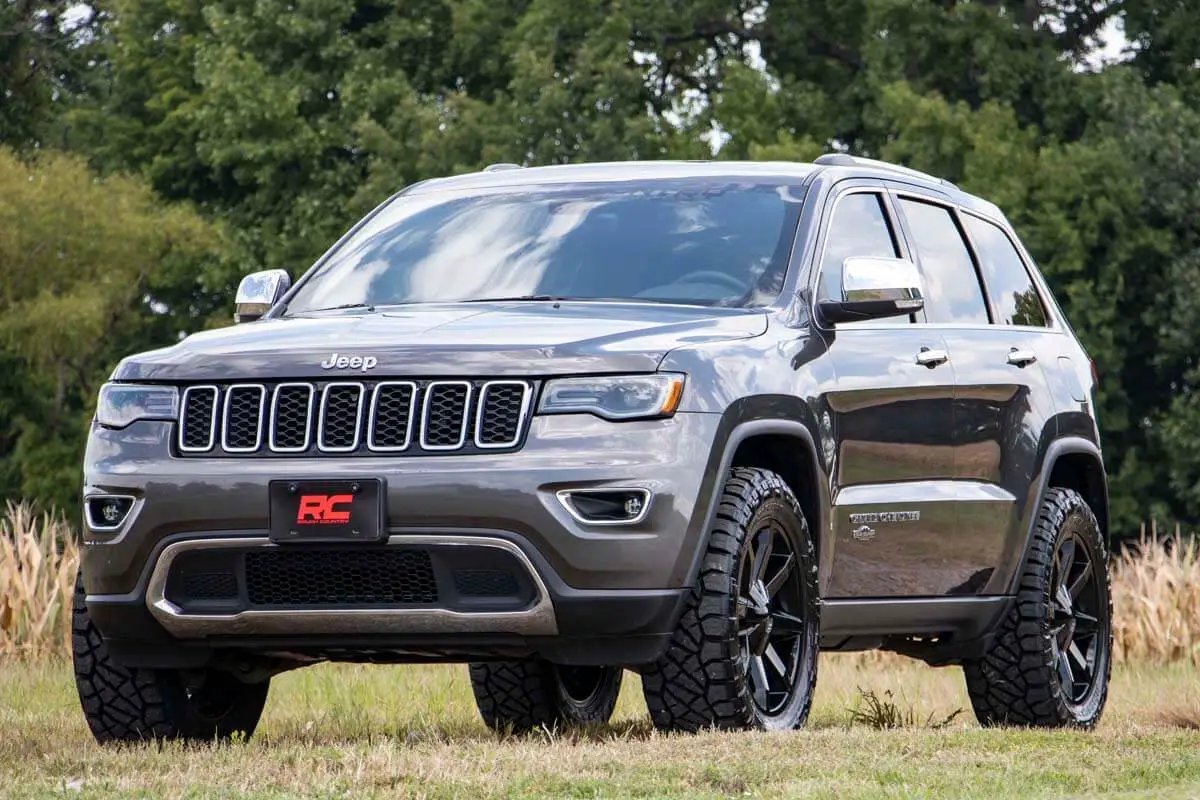 2.5 Inch Lift Kit | Jeep Grand Cherokee WK2 2WD/4WD (2011-2022) by Rough Country