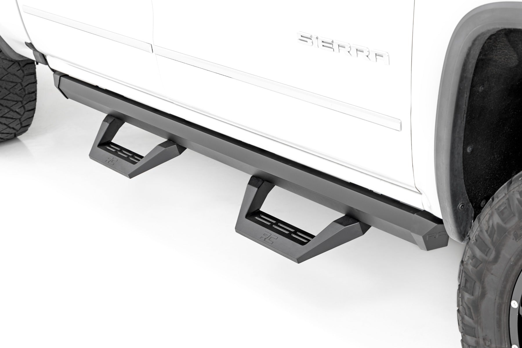 SRX2 Adj Aluminum Step | Crew Cab | Chevy/GMC 1500/2500HD/3500HD (07-18 & Classic) by Rough Country
