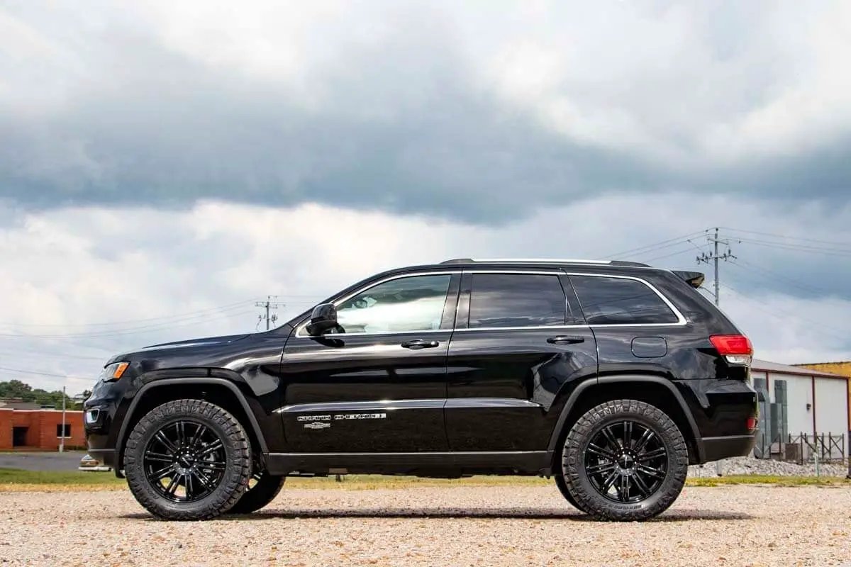 2.5 Inch Lift Kit | N3 Struts | Jeep Grand Cherokee 4WD (2011-2015) by Rough Country