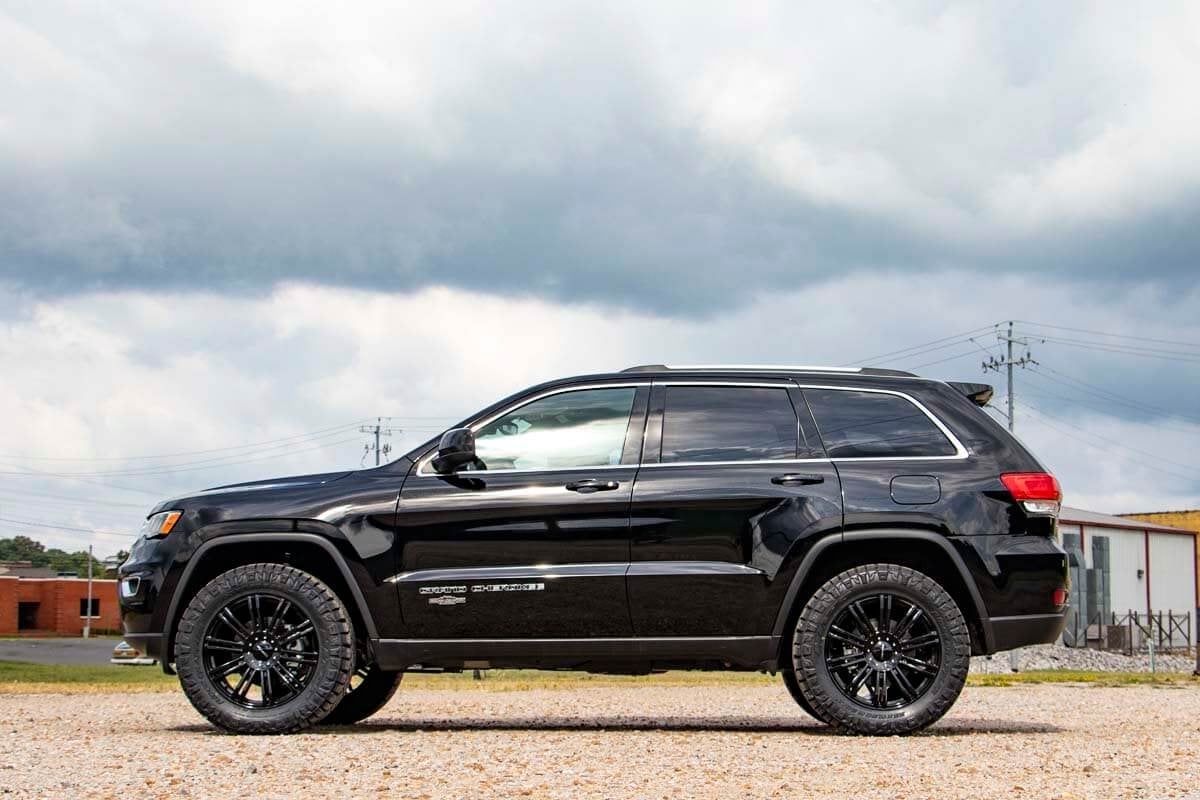 2.5 Inch Lift Kit | N3 Struts | Jeep Grand Cherokee 4WD (2011-2015) by Rough Country