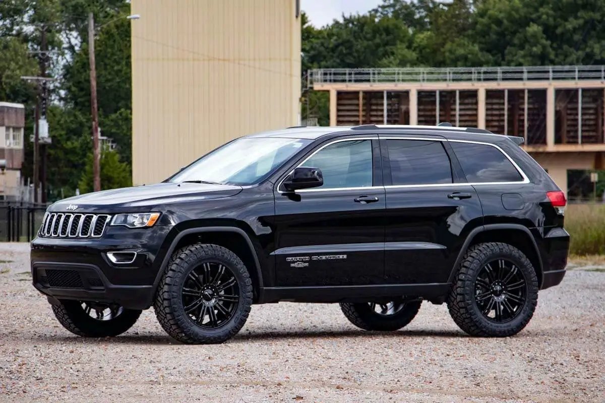 2.5 Inch Lift Kit | Jeep Grand Cherokee WK2 2WD/4WD (2011-2022) by Rough Country