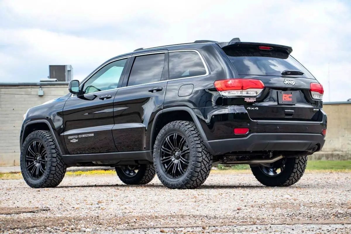 2.5 Inch Lift Kit | Jeep Grand Cherokee WK2 2WD/4WD (2011-2022) by Rough Country