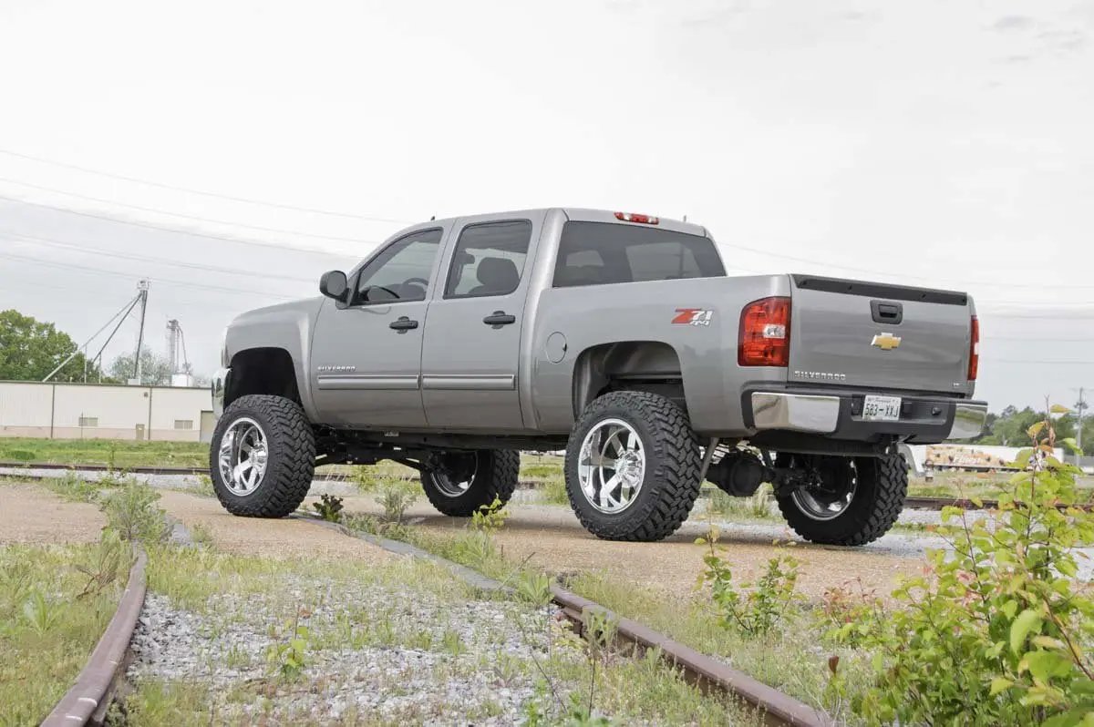 7.5 Inch Lift Kit | N3 Struts | Chevy/GMC 1500 4WD (07-13) by Rough Country