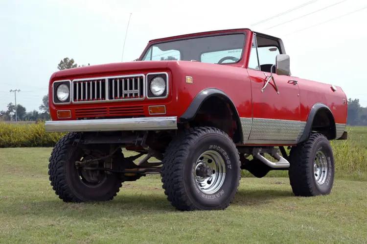 4 Inch Lift Kit | International Scout II 4WD (1971-1973) by Rough Country