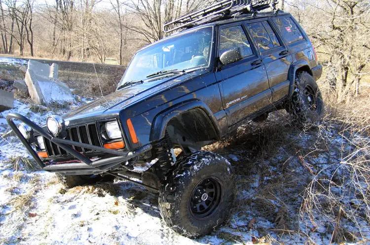 4.5 Inch Lift Kit | M1 | Rear AAL | Jeep Cherokee XJ 2WD/4WD (1984-2001) by Rough Country