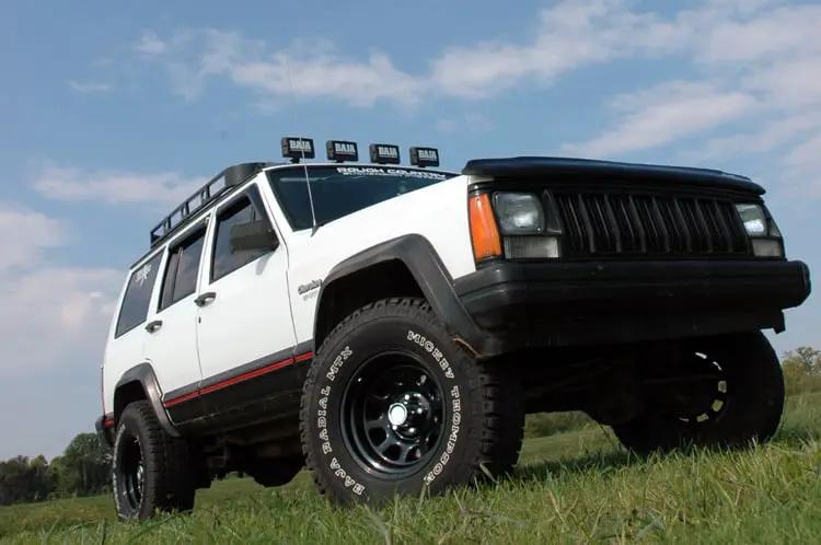 3 Inch Lift Kit | Rear AAL | Jeep Cherokee XJ 2WD/4WD (1984-2001) by Rough Country