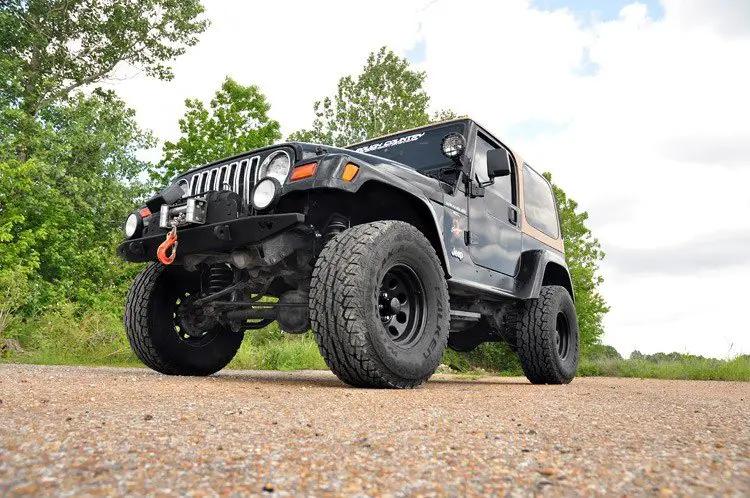 4 Inch Lift Kit | M1 | Jeep Wrangler TJ 4WD (1997-2002) by Rough Country